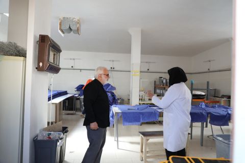 بازدید رئیس کمیته امداد از آشپزخانه اطعام مهدوی شهرستان ورامین 1402/01/023